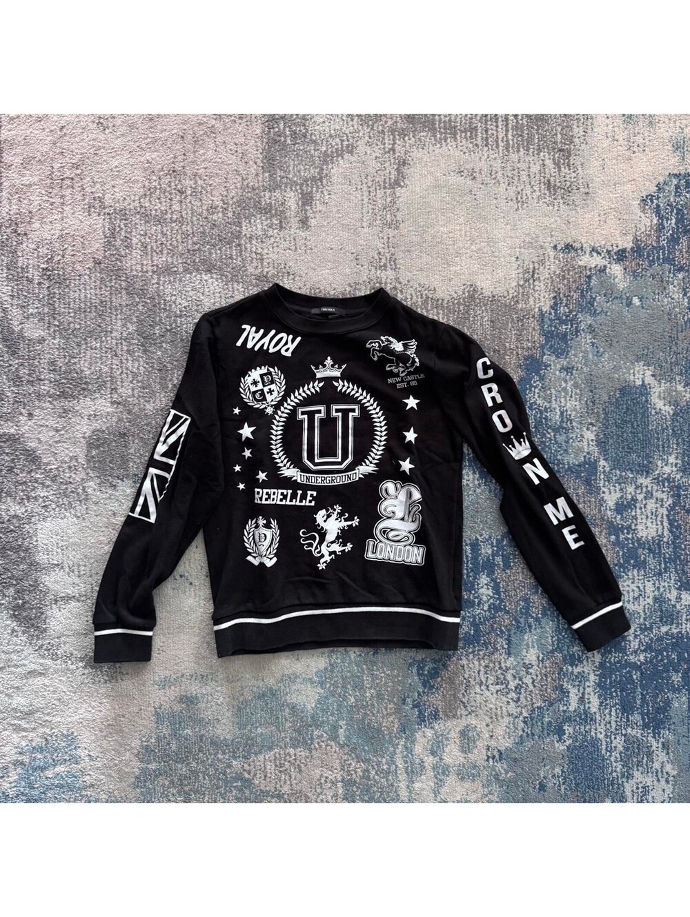Forever-21 Women's Black Sweatshirt